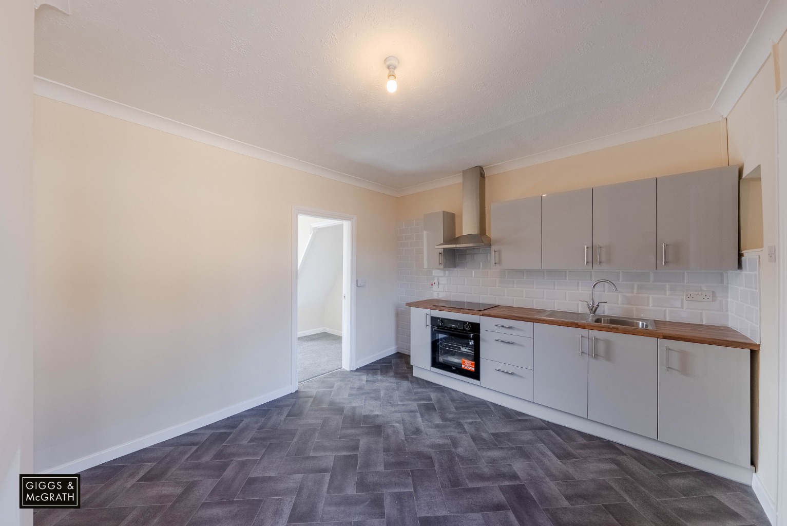 2 bed terraced house for sale in Ramsey Mereside, Huntingdon  - Property Image 2