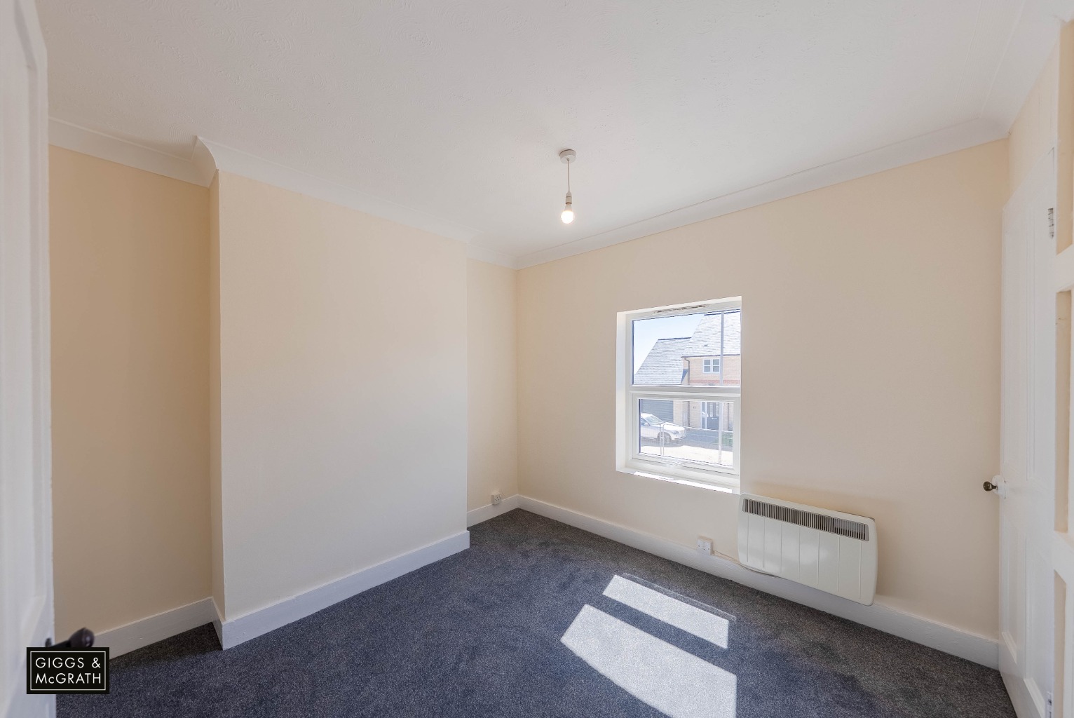 2 bed terraced house for sale in Ramsey Mereside, Huntingdon  - Property Image 11