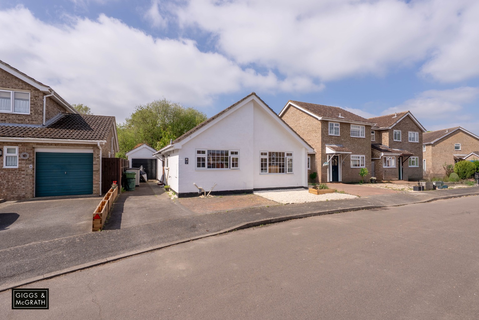 3 bed detached bungalow for sale in Flint Close, Huntingdon - Property Image 1