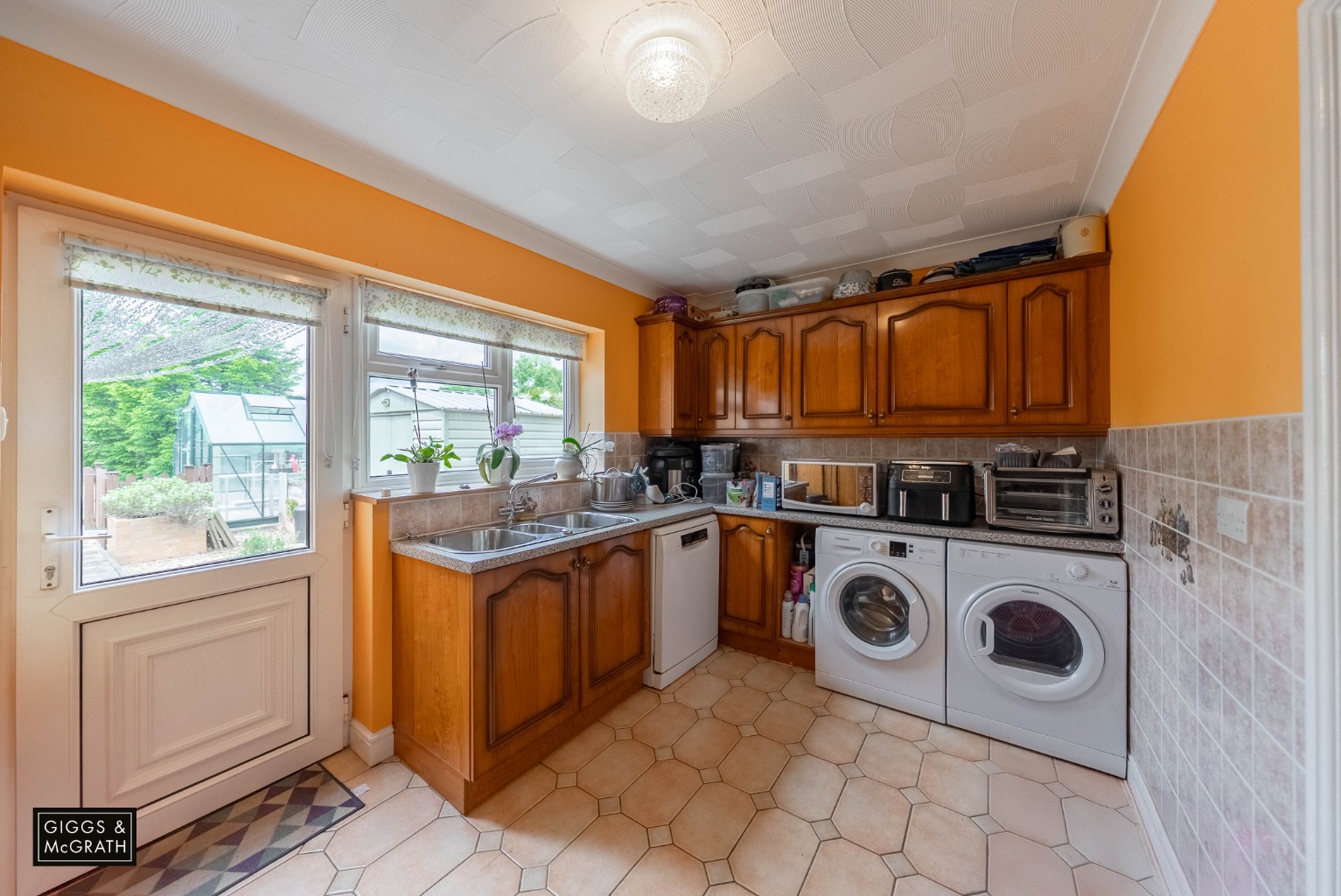 3 bed detached house for sale in Ugg Mere Court Road, Huntingdon 6