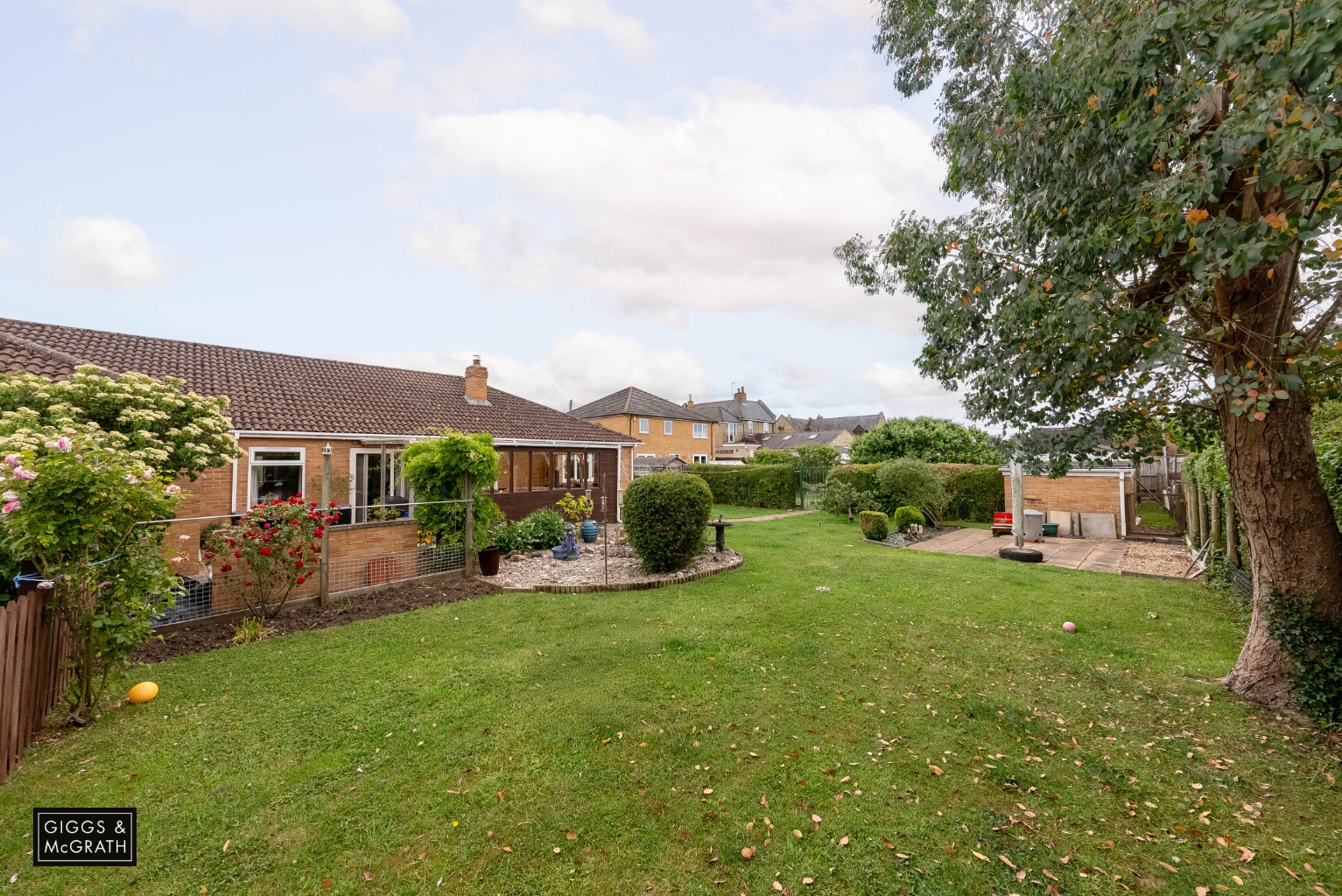 3 bed detached house for sale in Ugg Mere Court Road, Huntingdon 14