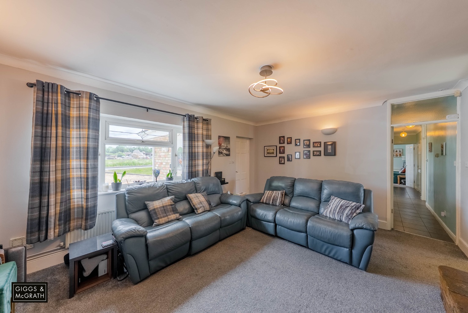 7 bed detached bungalow for sale in Warboys Road, Huntingdon  - Property Image 5