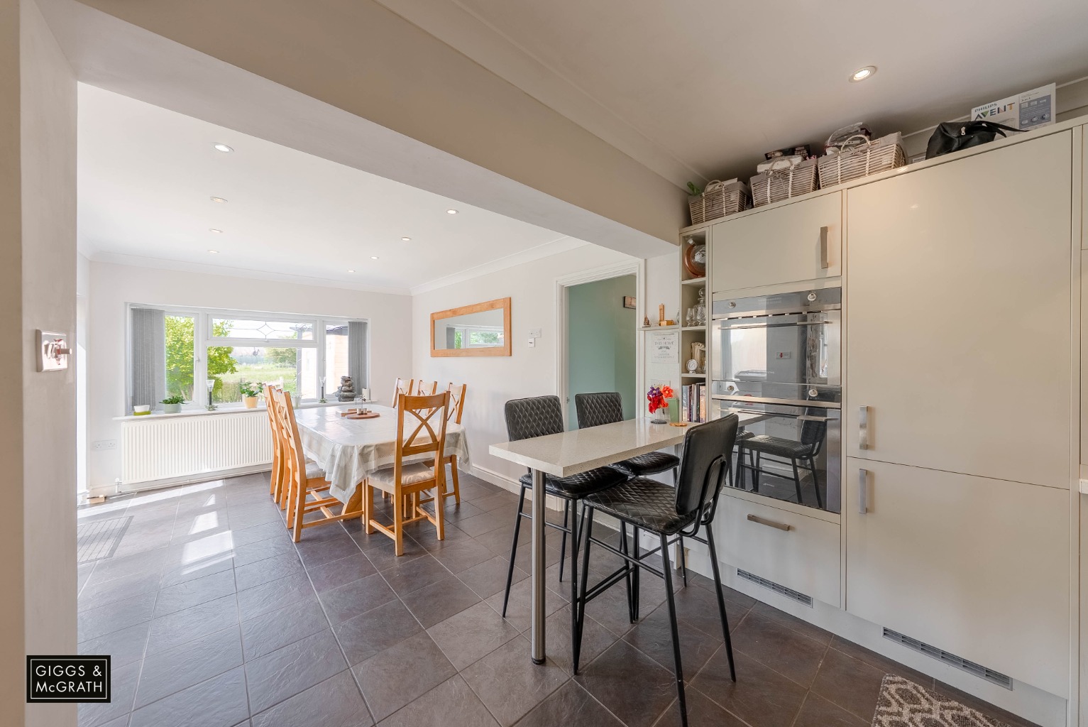 7 bed detached bungalow for sale in Warboys Road, Huntingdon 3