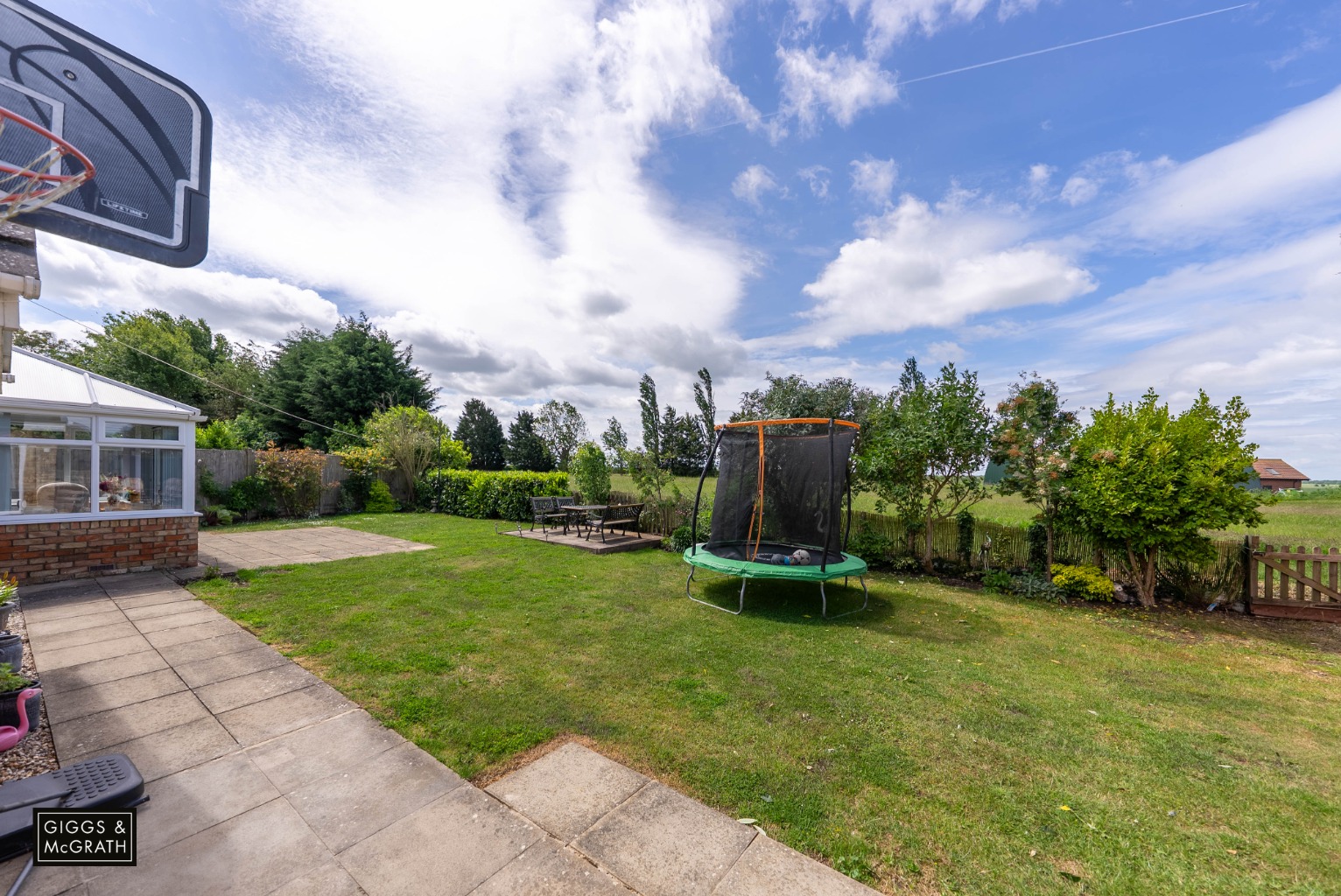 7 bed detached bungalow for sale in Warboys Road, Huntingdon 1