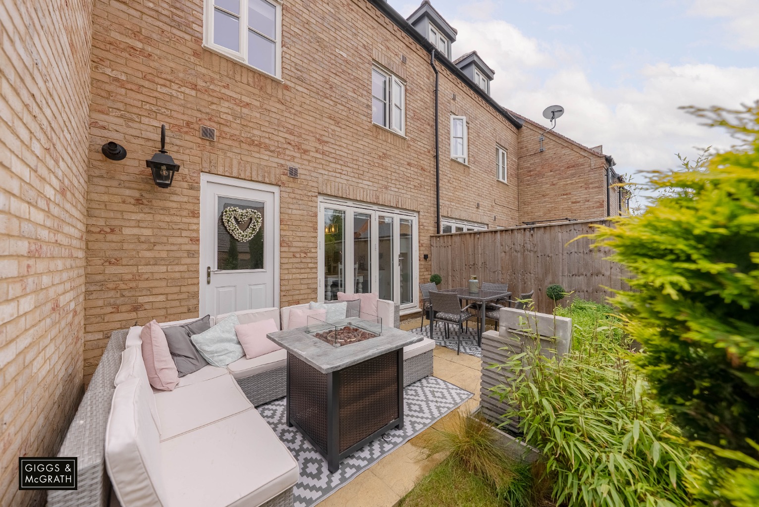 3 bed semi-detached house for sale in Garnatte Drive, Huntingdon  - Property Image 16