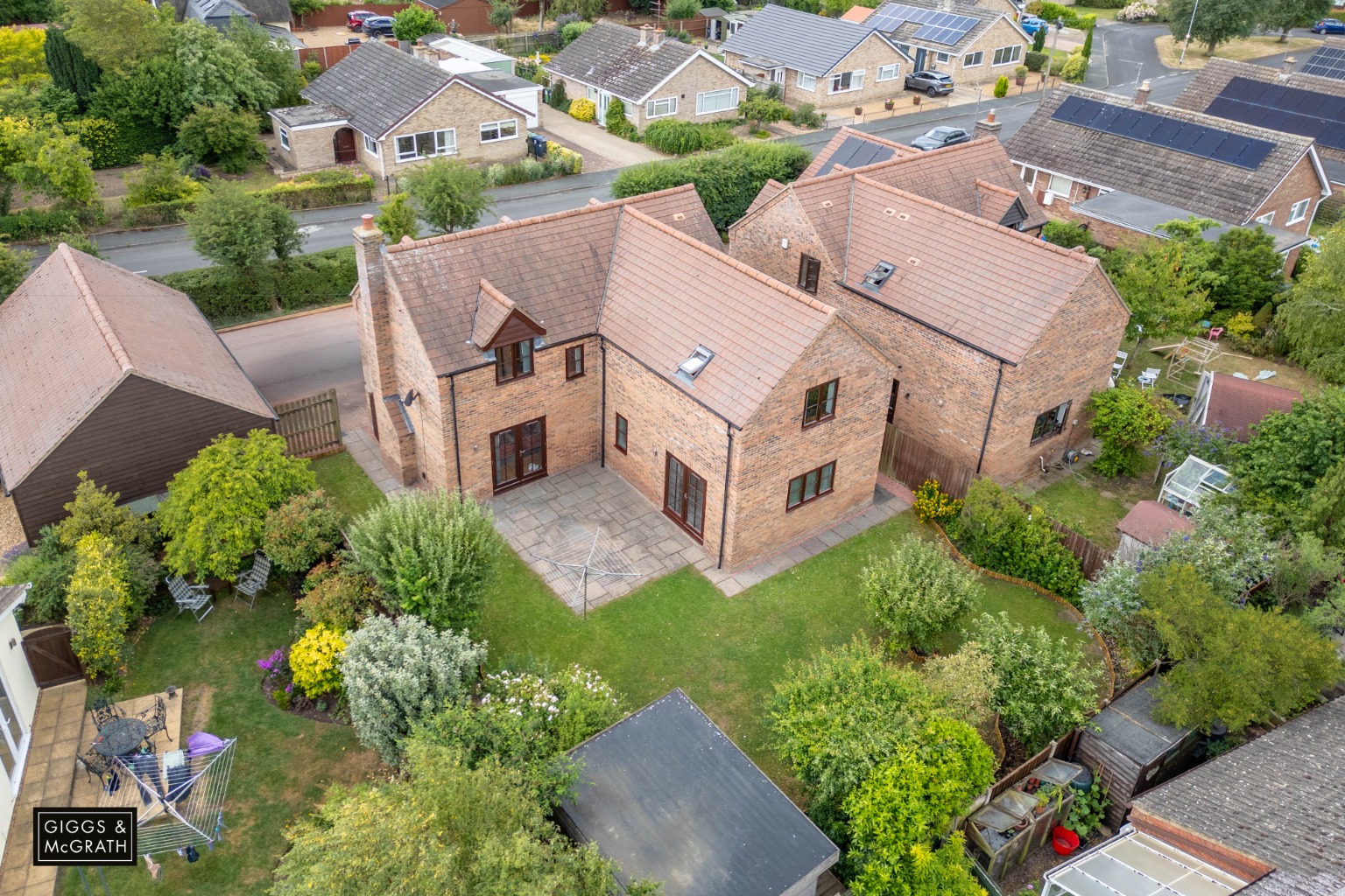 4 bed detached house for sale in Helens Close, Huntingdon  - Property Image 5