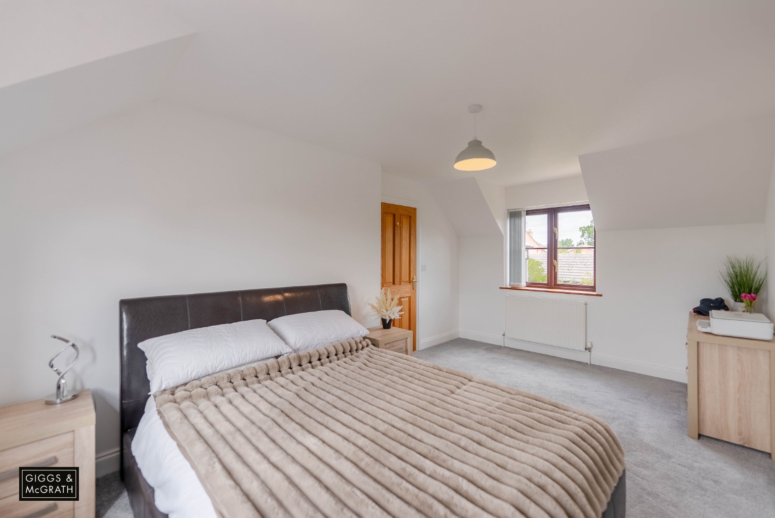 4 bed detached house for sale in Helens Close, Huntingdon  - Property Image 13