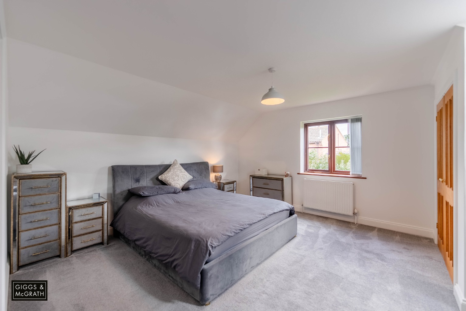 4 bed detached house for sale in Helens Close, Huntingdon  - Property Image 11