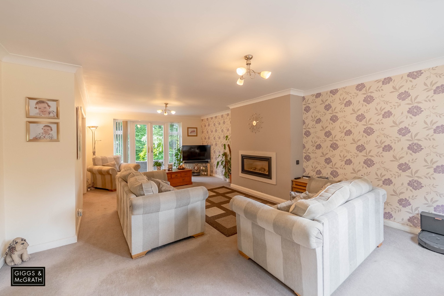 5 bed detached house for sale in Ellington, Cambridgeshire  - Property Image 10