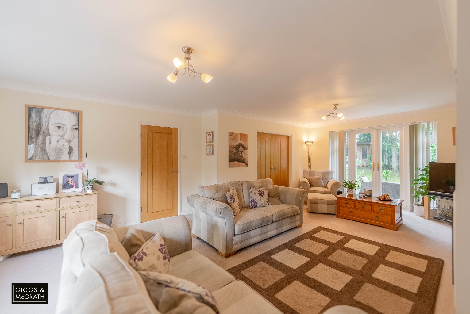 5 bed detached house for sale in Ellington, Cambridgeshire  - Property Image 3
