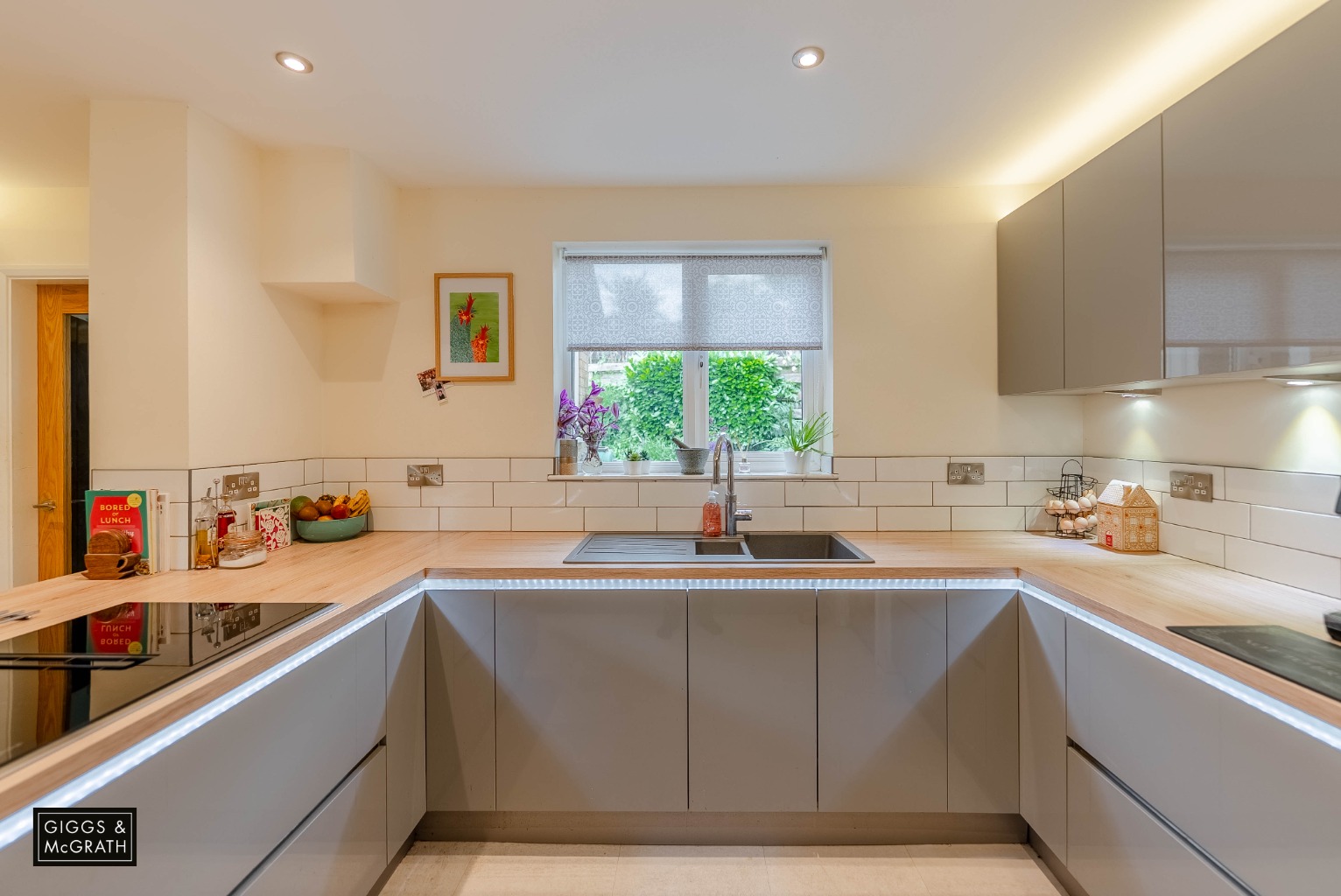 5 bed detached house for sale in Ellington, Cambridgeshire  - Property Image 11