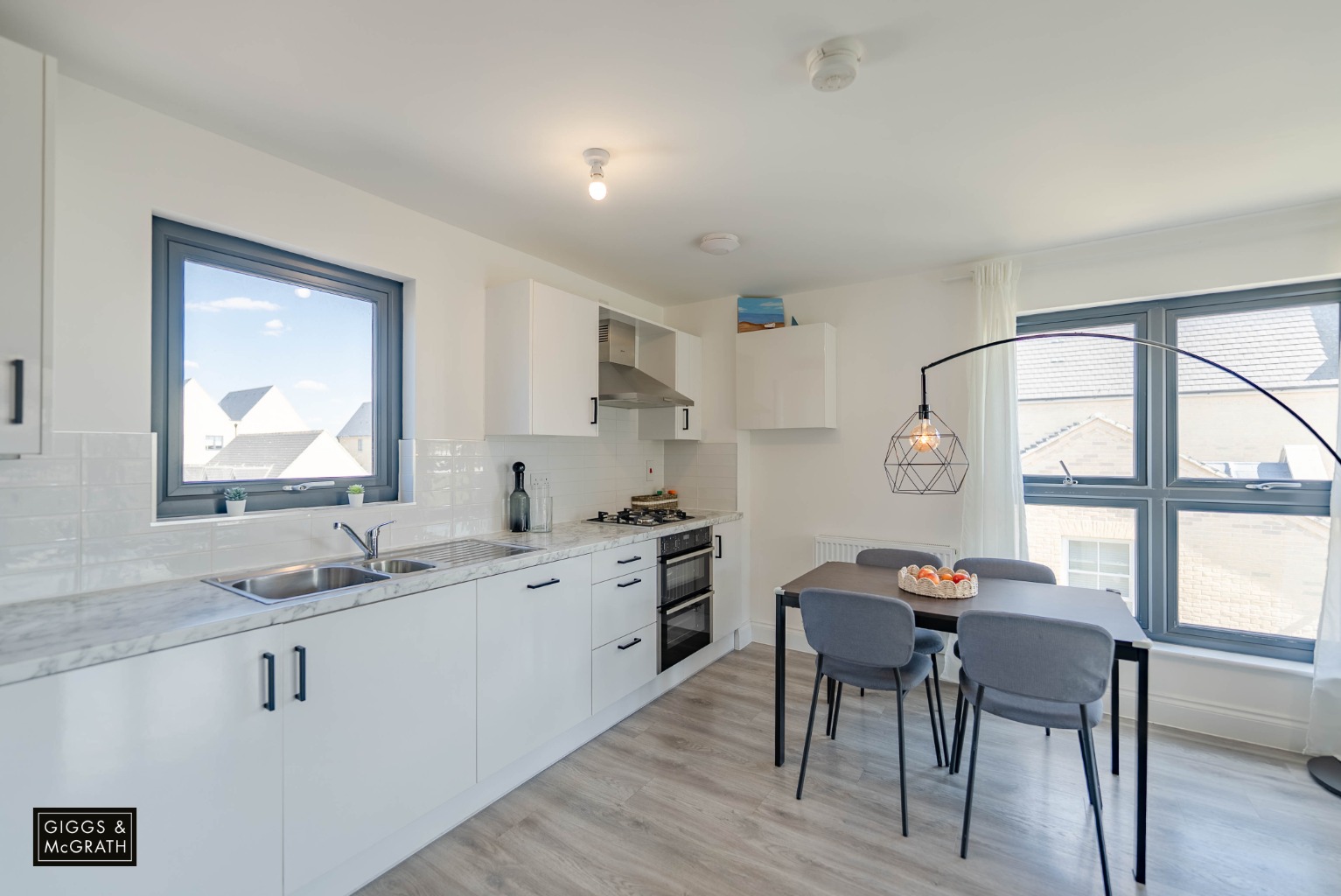 2 bed flat for sale in Cartwright Close, Huntingdon 2