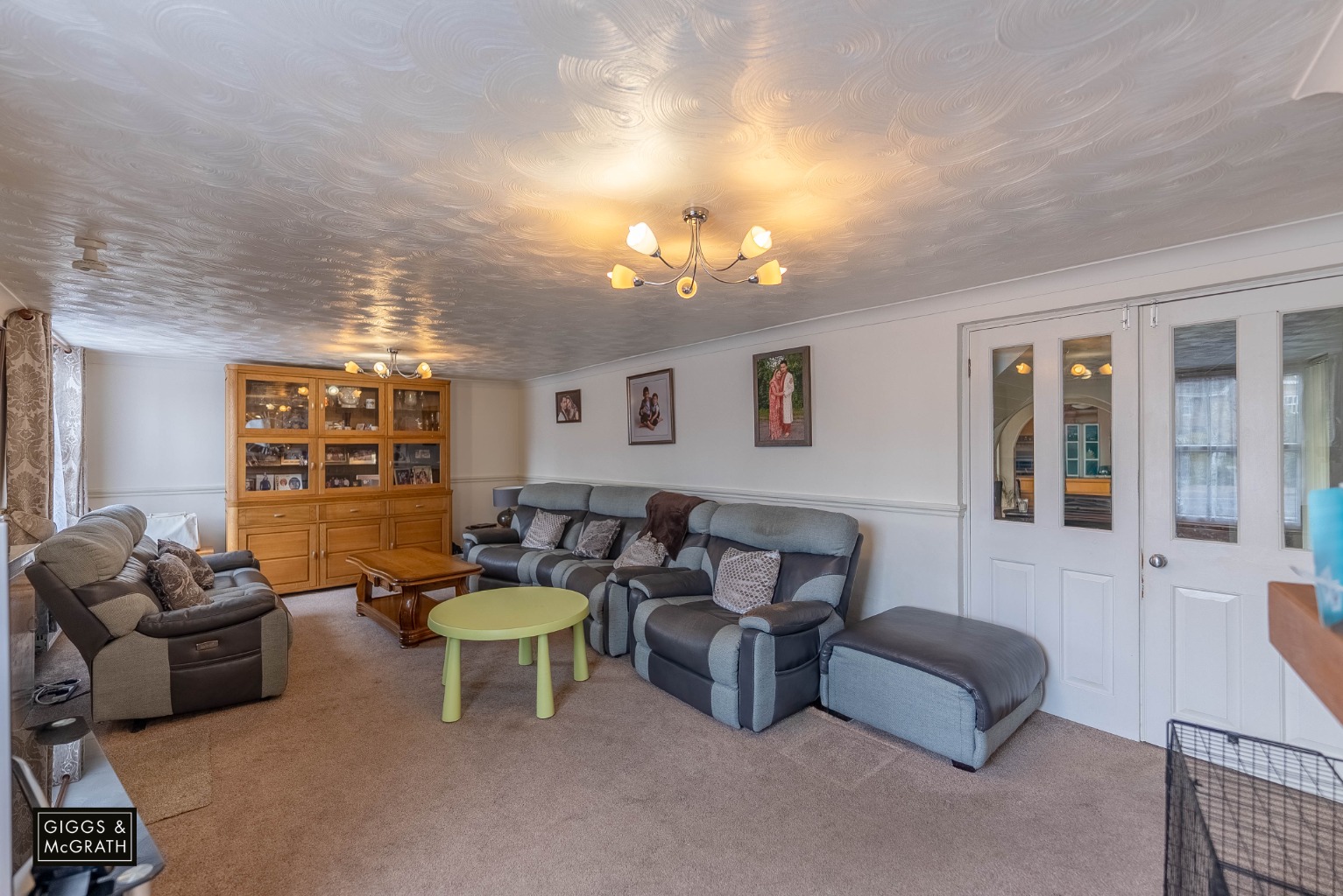 4 bed coach house for sale in High Street, Huntingdon 1