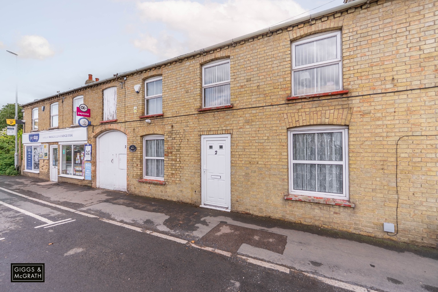4 bed coach house for sale in High Street, Huntingdon, PE28