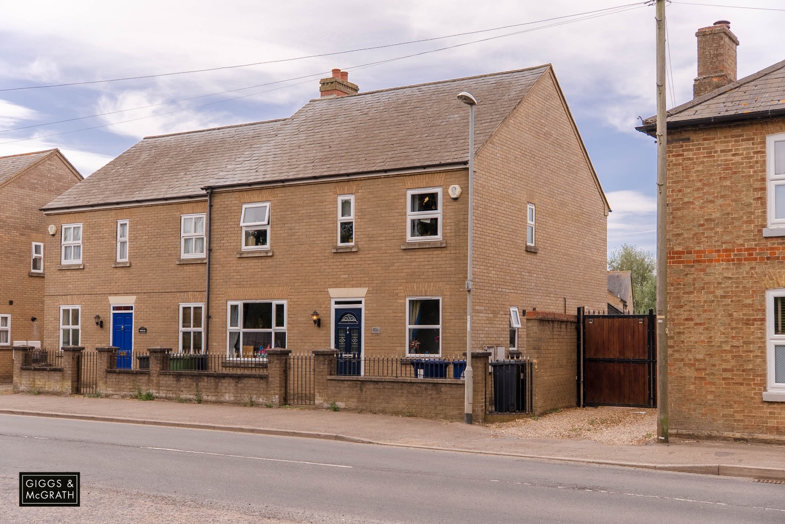 4 bed semi-detached house for sale in Earith, Cambridgeshire  - Property Image 1