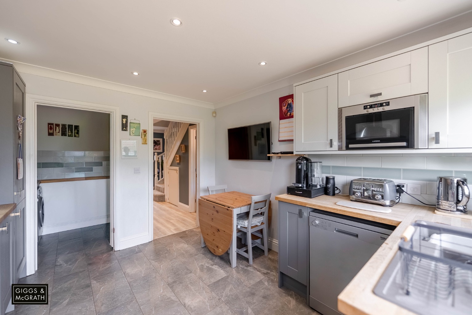 4 bed semi-detached house for sale in Earith, Cambridgeshire  - Property Image 8