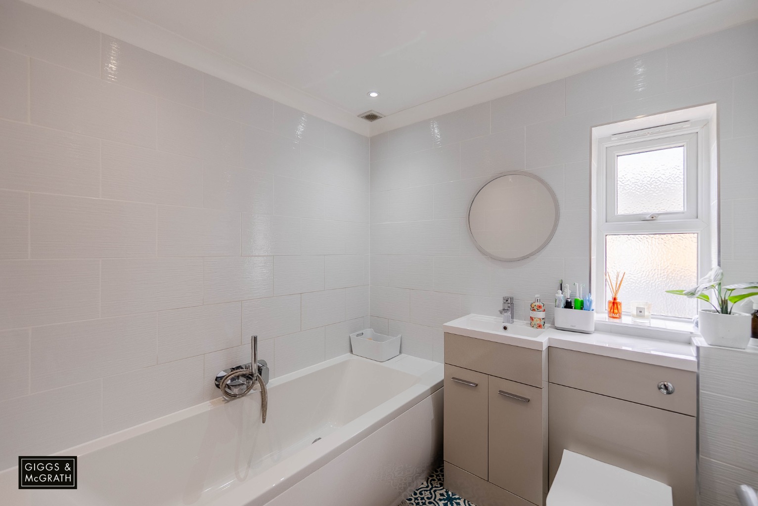 4 bed semi-detached house for sale in Earith, Cambridgeshire  - Property Image 17