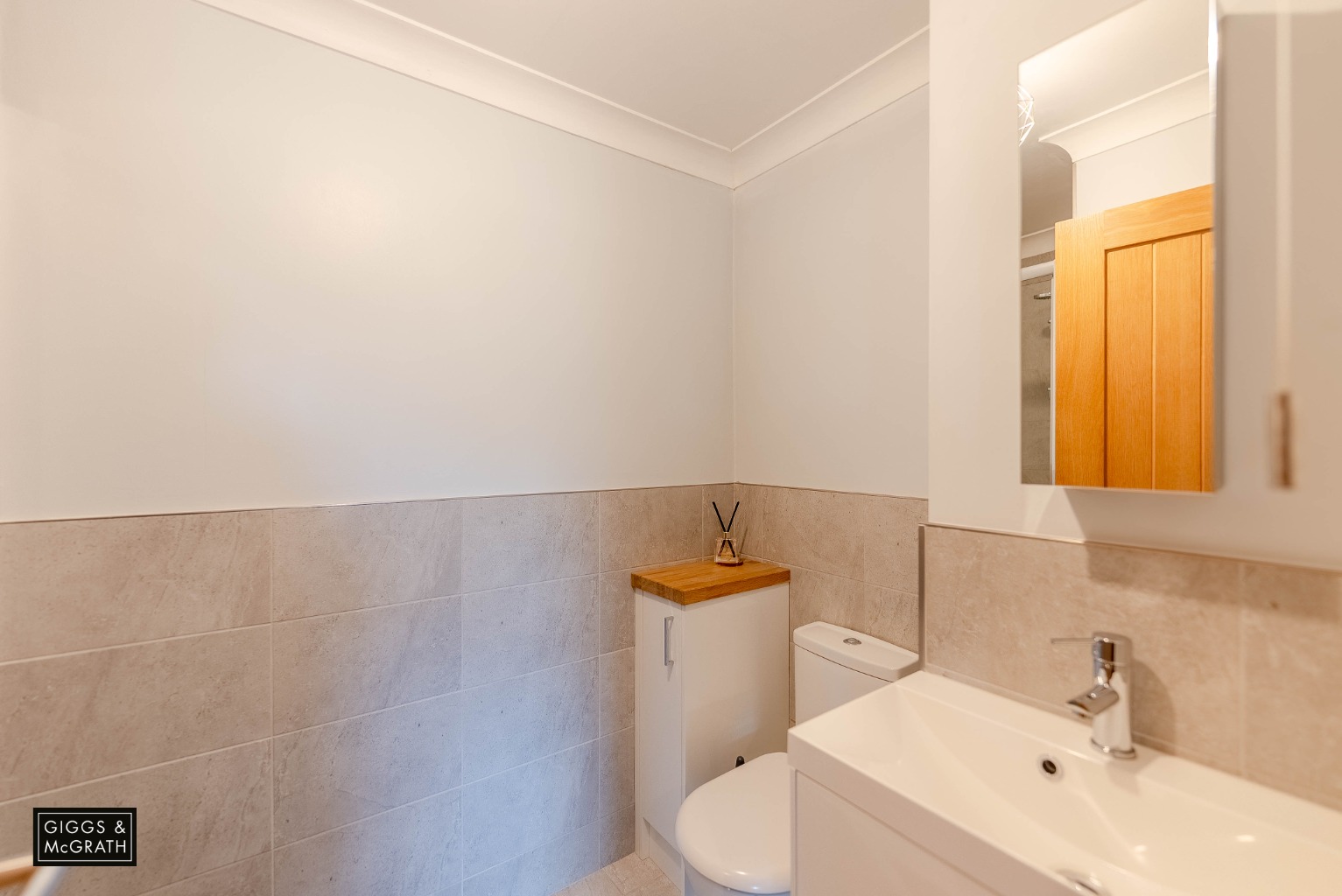 4 bed semi-detached house for sale in Earith, Cambridgeshire  - Property Image 12