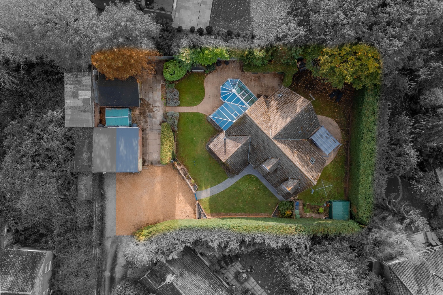 4 bed detached house for sale in Rectory Gardens, Huntingdon 6