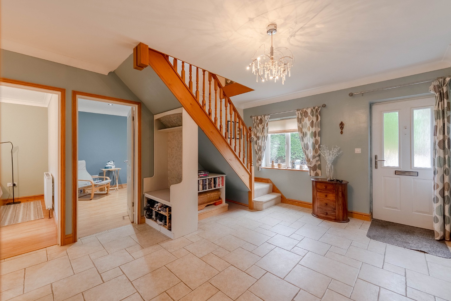 4 bed detached house for sale in Rectory Gardens, Huntingdon 1