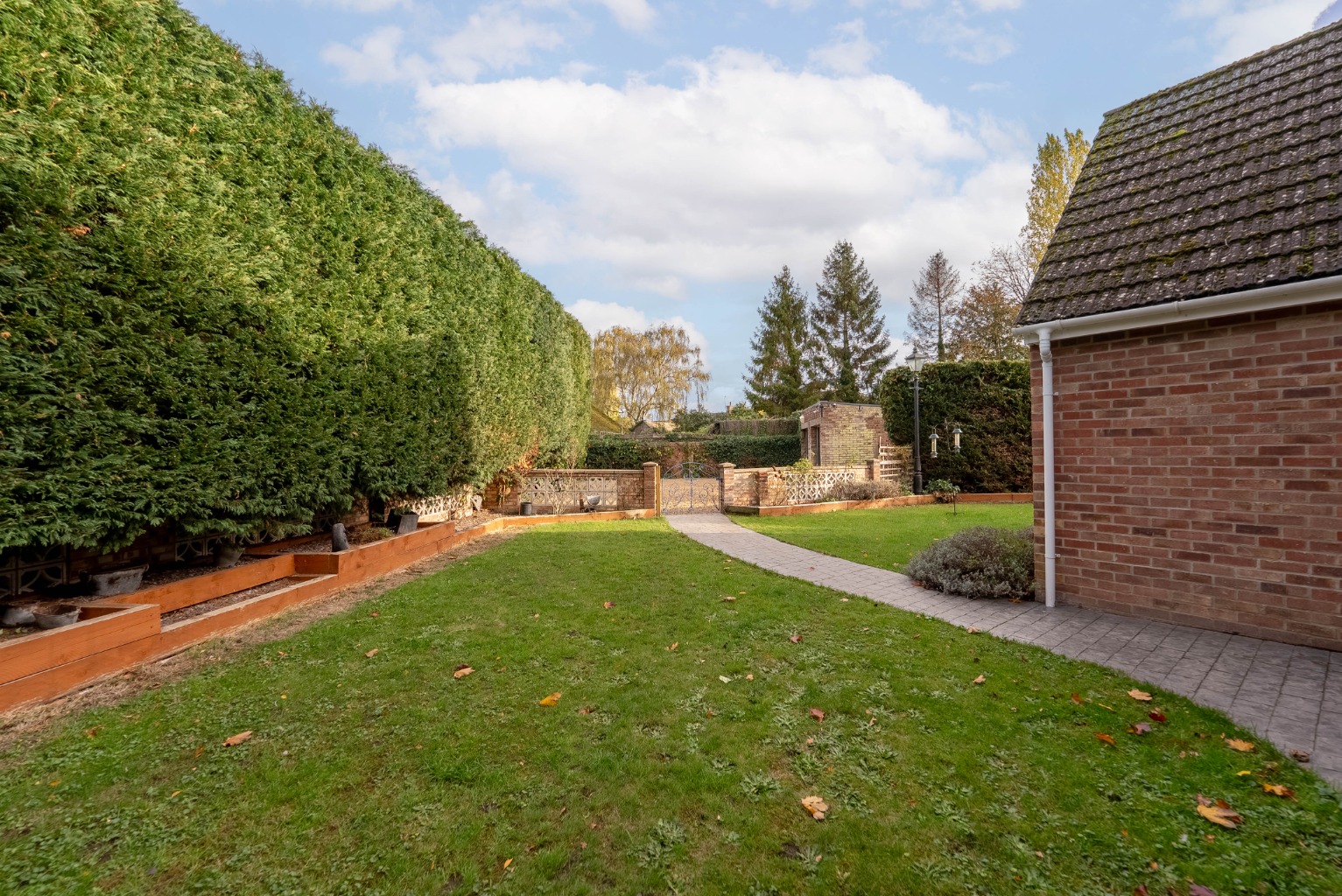 4 bed detached house for sale in Rectory Gardens, Huntingdon 20