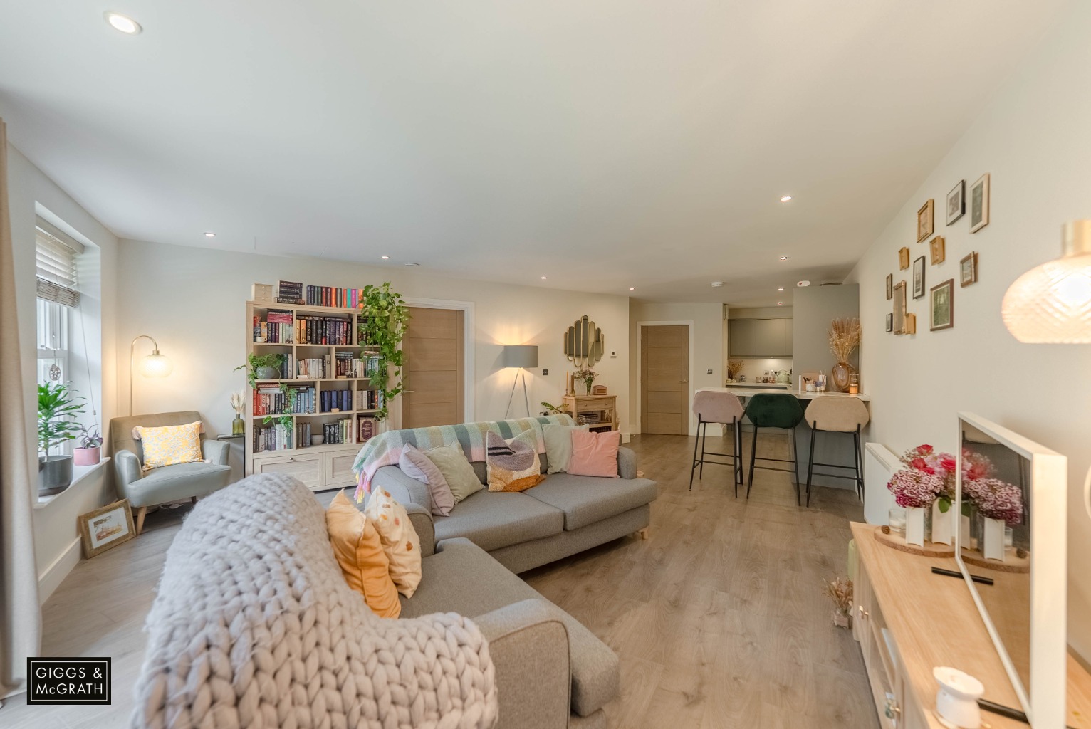 1 bed flat for sale in Ferrars Road, Cambridgeshire  - Property Image 2