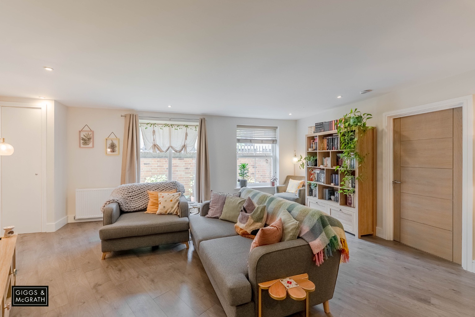 1 bed flat for sale in Ferrars Road, Cambridgeshire 2