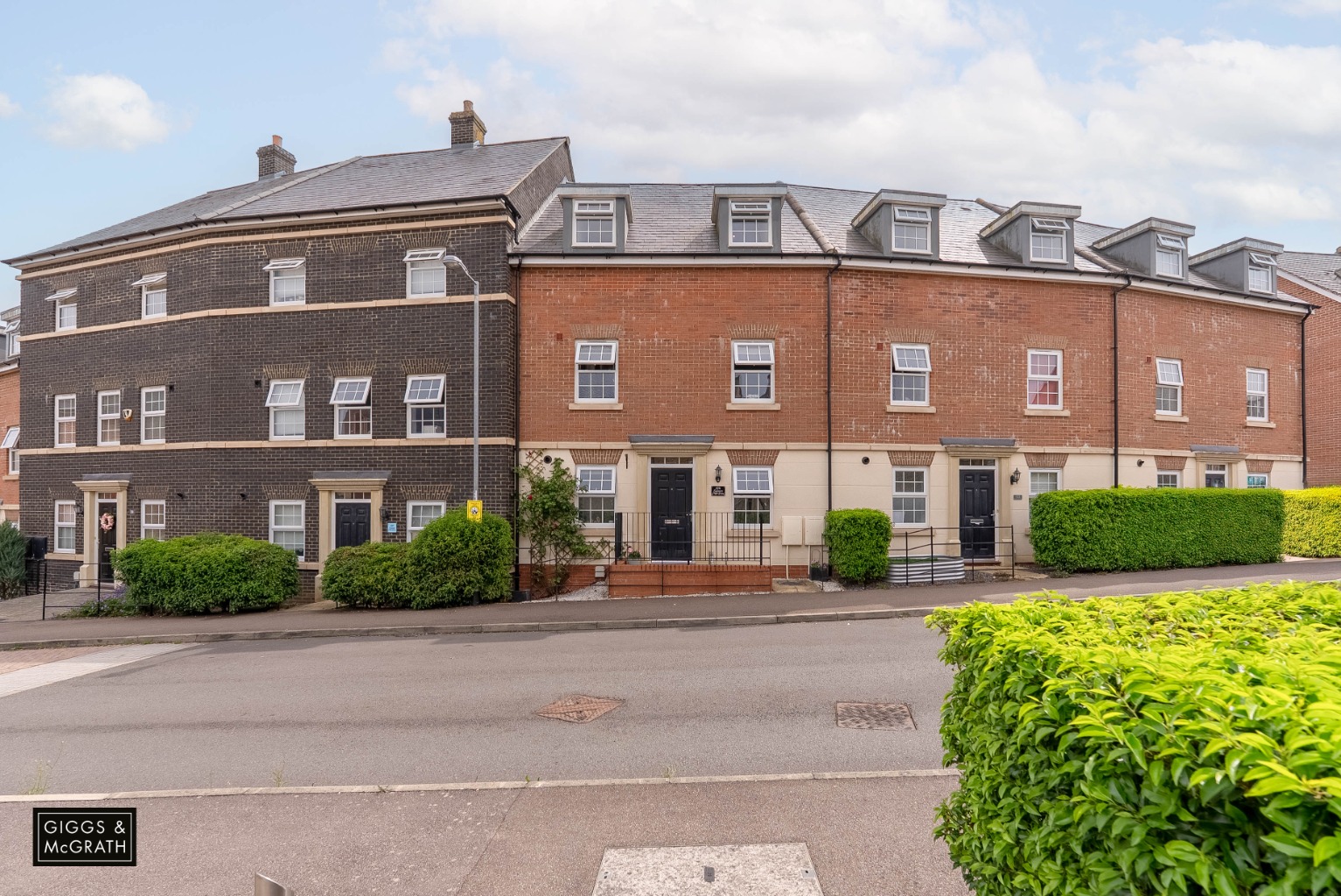 4 bed town house for sale in Papworth Everard, Cambridgeshire  - Property Image 1