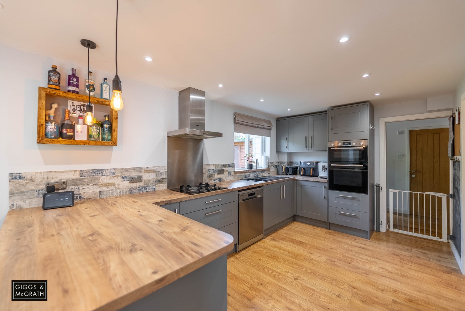 3 bed link detached house for sale in The Paddock, Huntingdon  - Property Image 9
