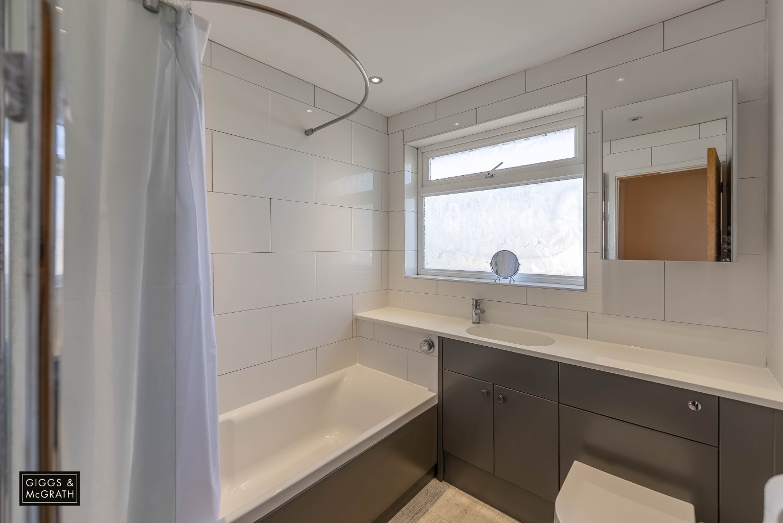 3 bed link detached house for sale in The Paddock, Huntingdon  - Property Image 17