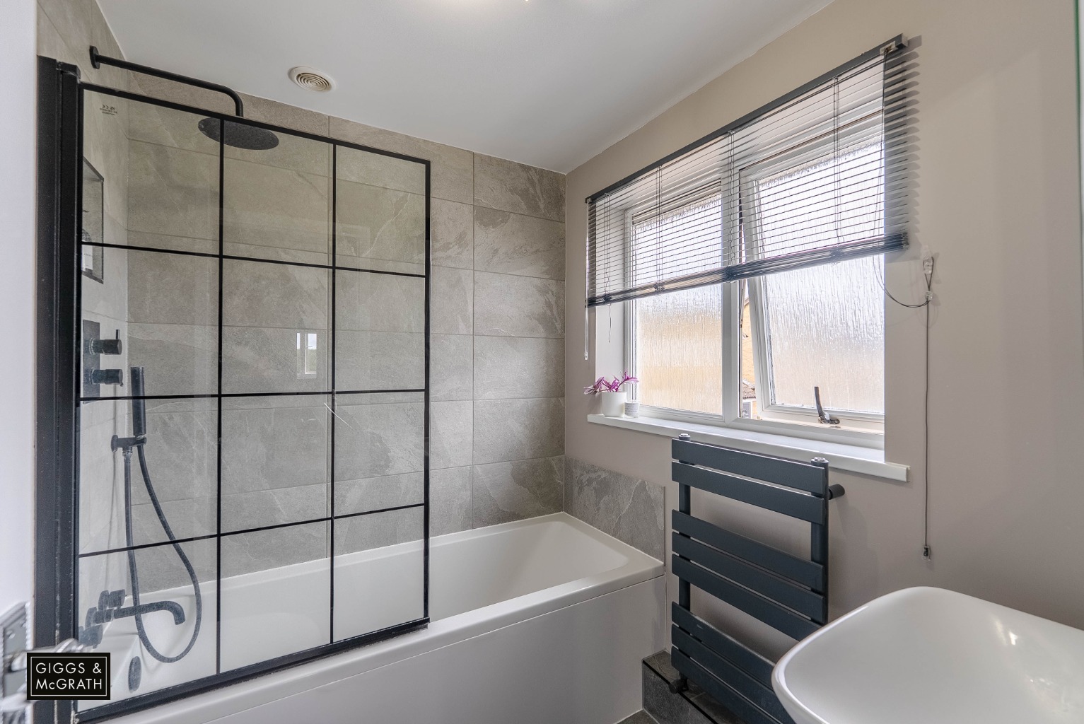 3 bed link detached house for sale in Somersham, Cambridgeshire  - Property Image 14