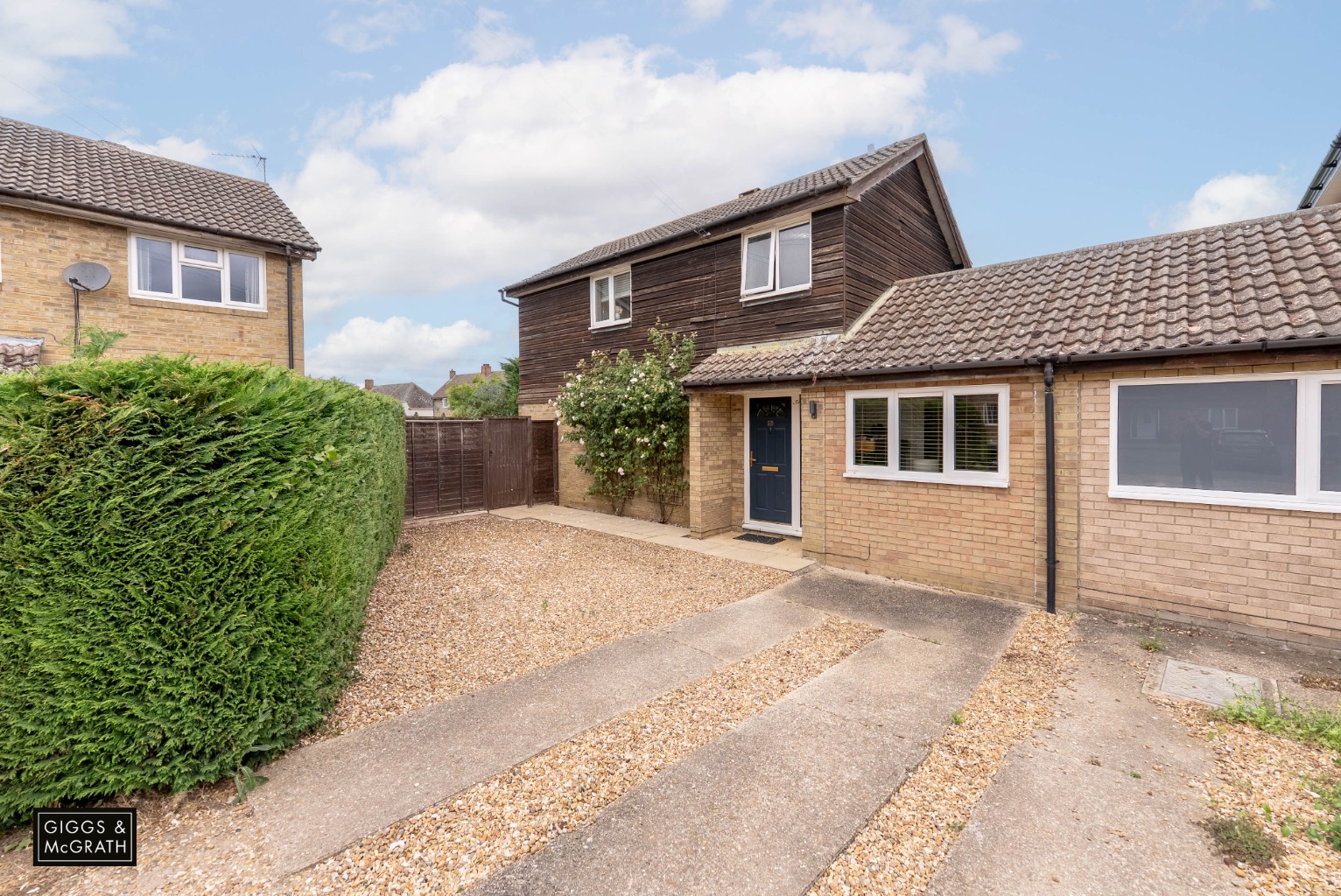 3 bed link detached house for sale in Somersham, Cambridgeshire - Property Image 1