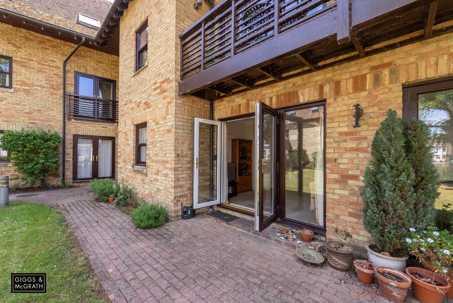 2 bed ground floor flat for sale in Bridgefoot, St. Ives, PE27