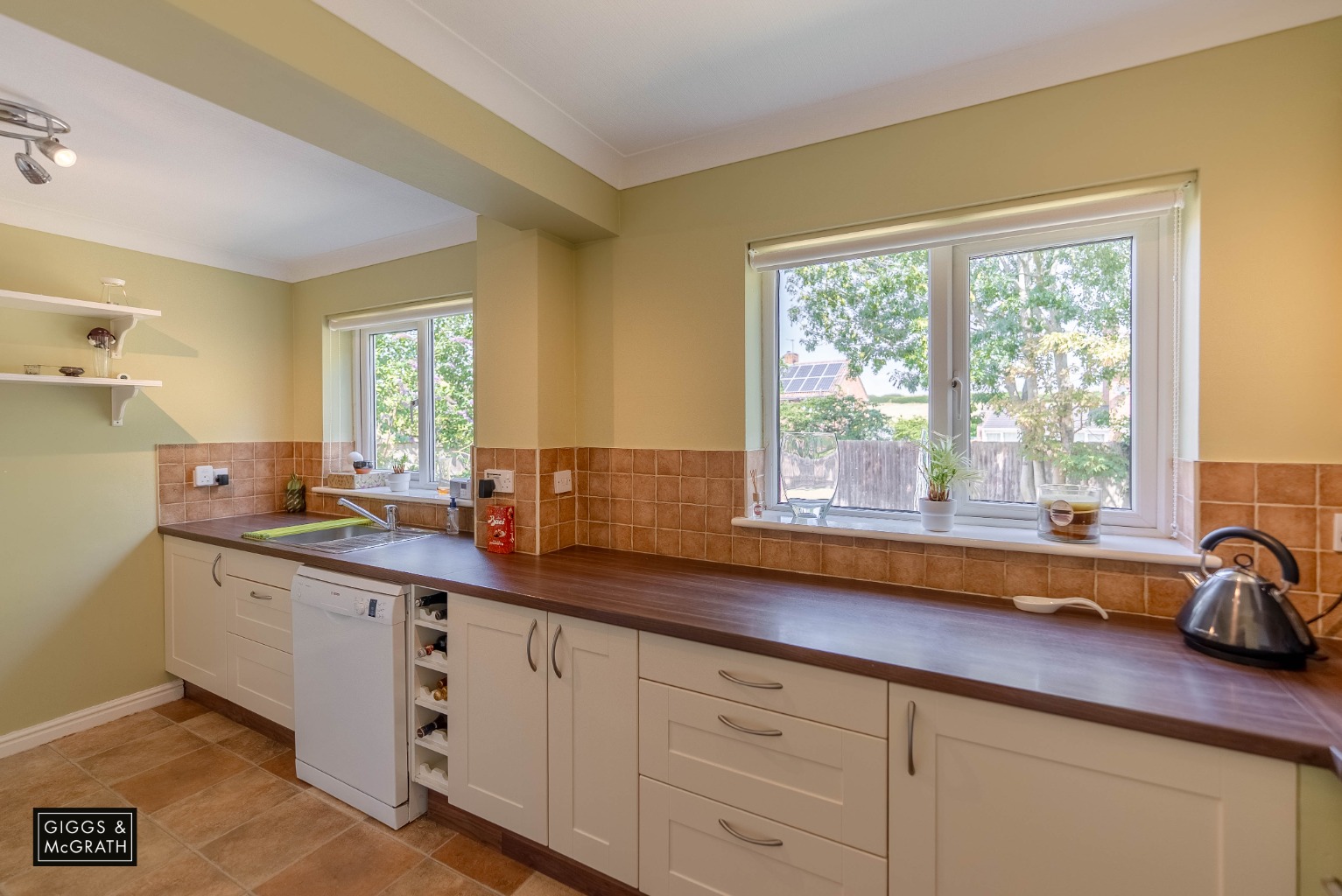 3 bed detached house for sale in Alconbury, Cambridgeshire  - Property Image 8