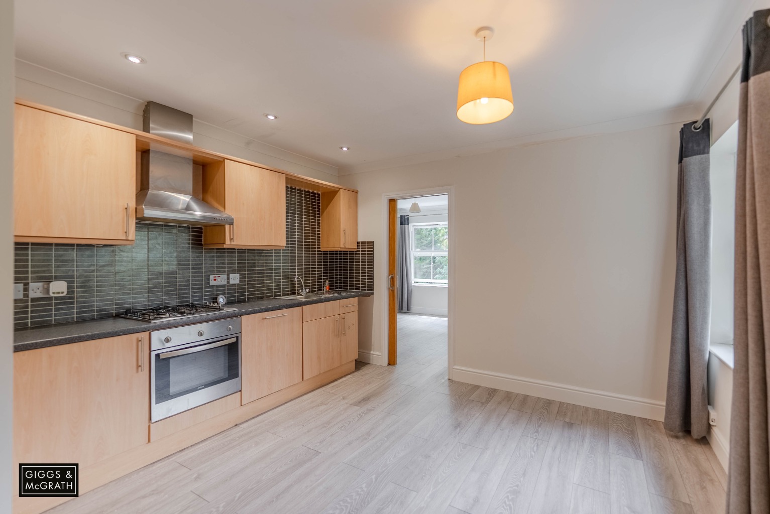 1 bed flat for sale in London Road, Cambridgeshire  - Property Image 2