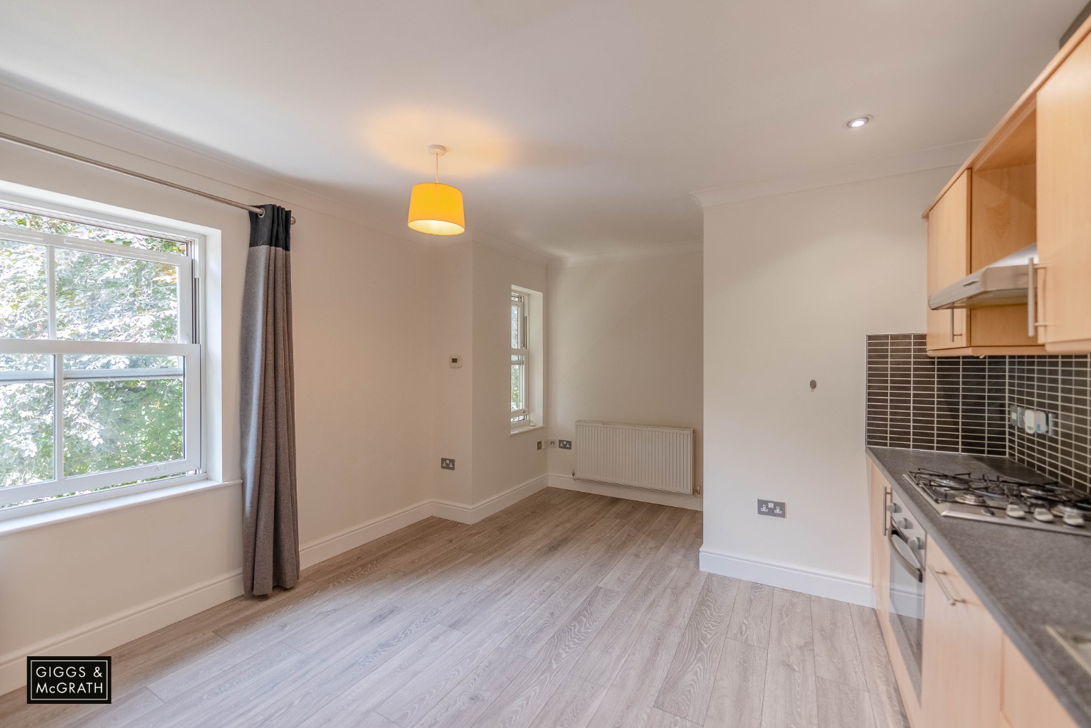1 bed flat for sale in London Road, Cambridgeshire  - Property Image 3