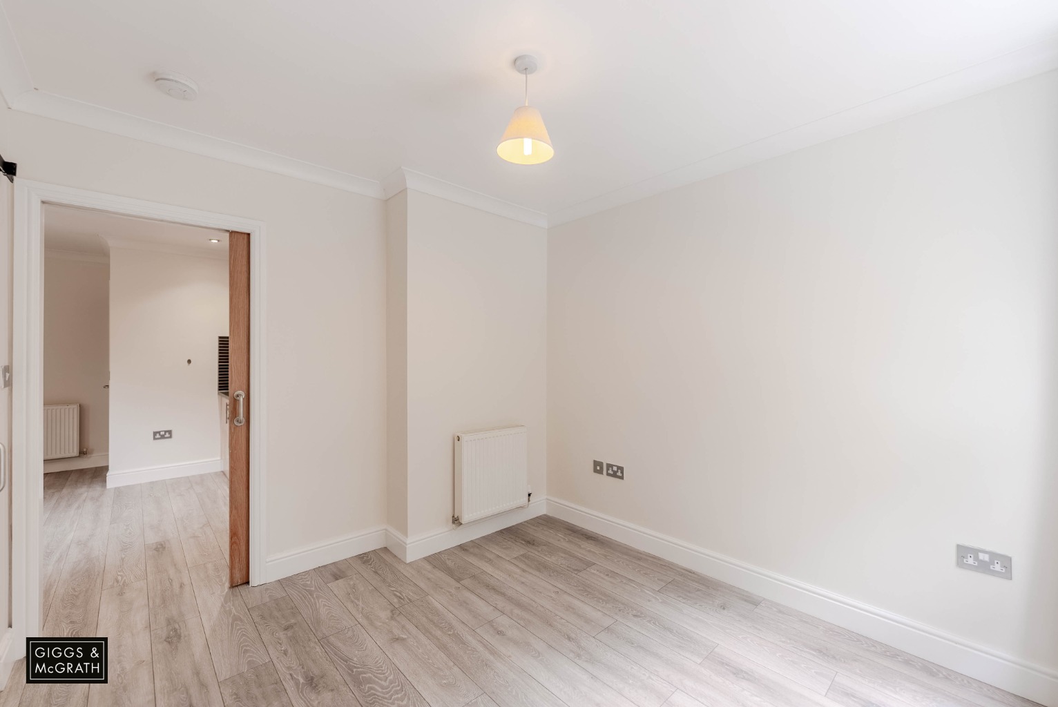 1 bed flat for sale in London Road, Cambridgeshire  - Property Image 5