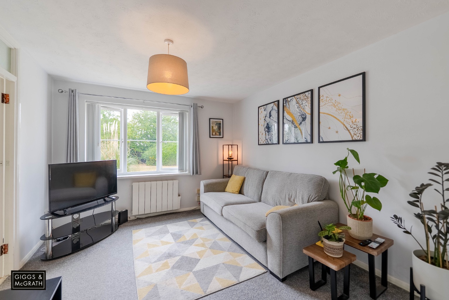 2 bed ground floor flat for sale in Limes Park Road, Cambridgeshire  - Property Image 2
