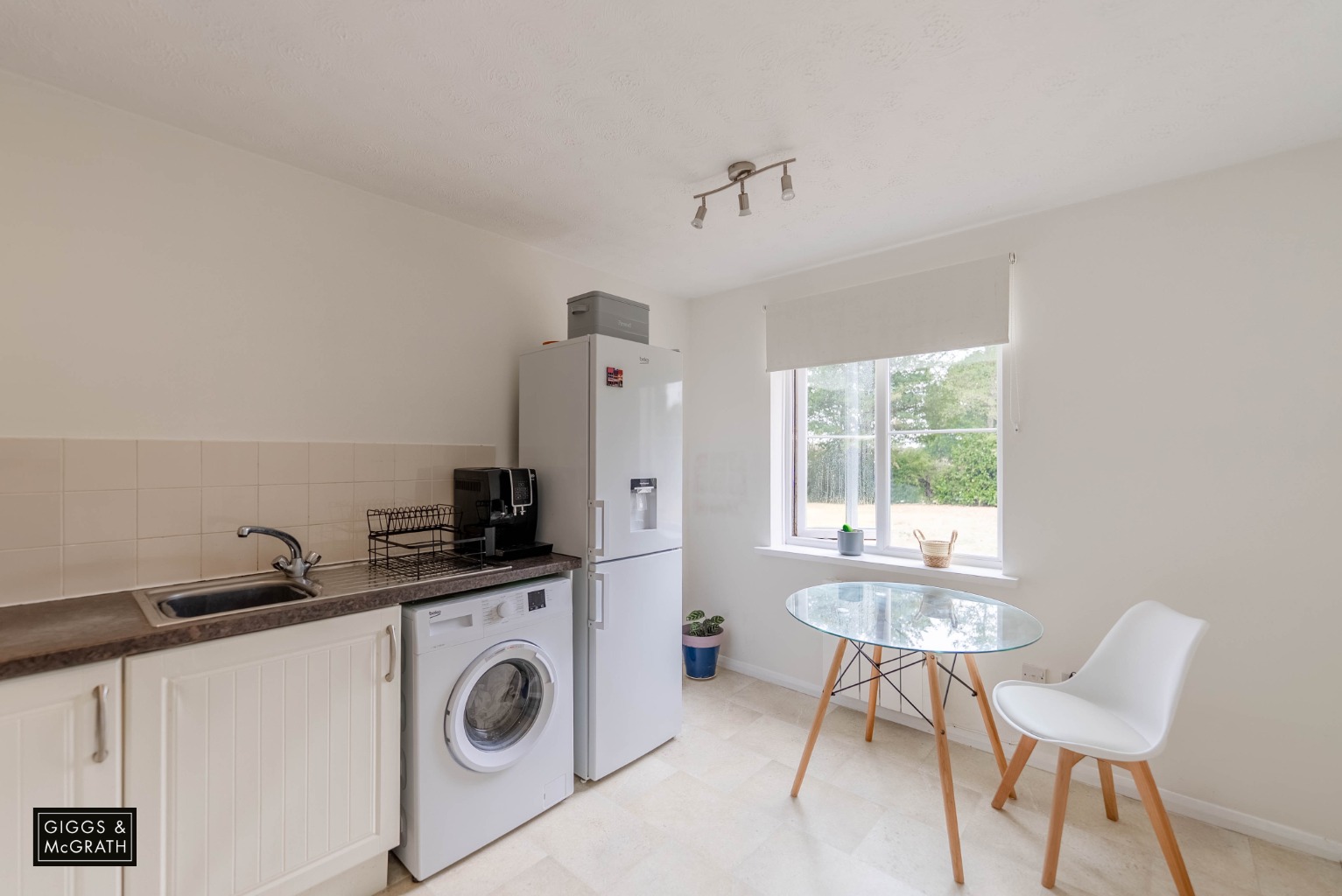 2 bed ground floor flat for sale in Limes Park Road, Cambridgeshire  - Property Image 7
