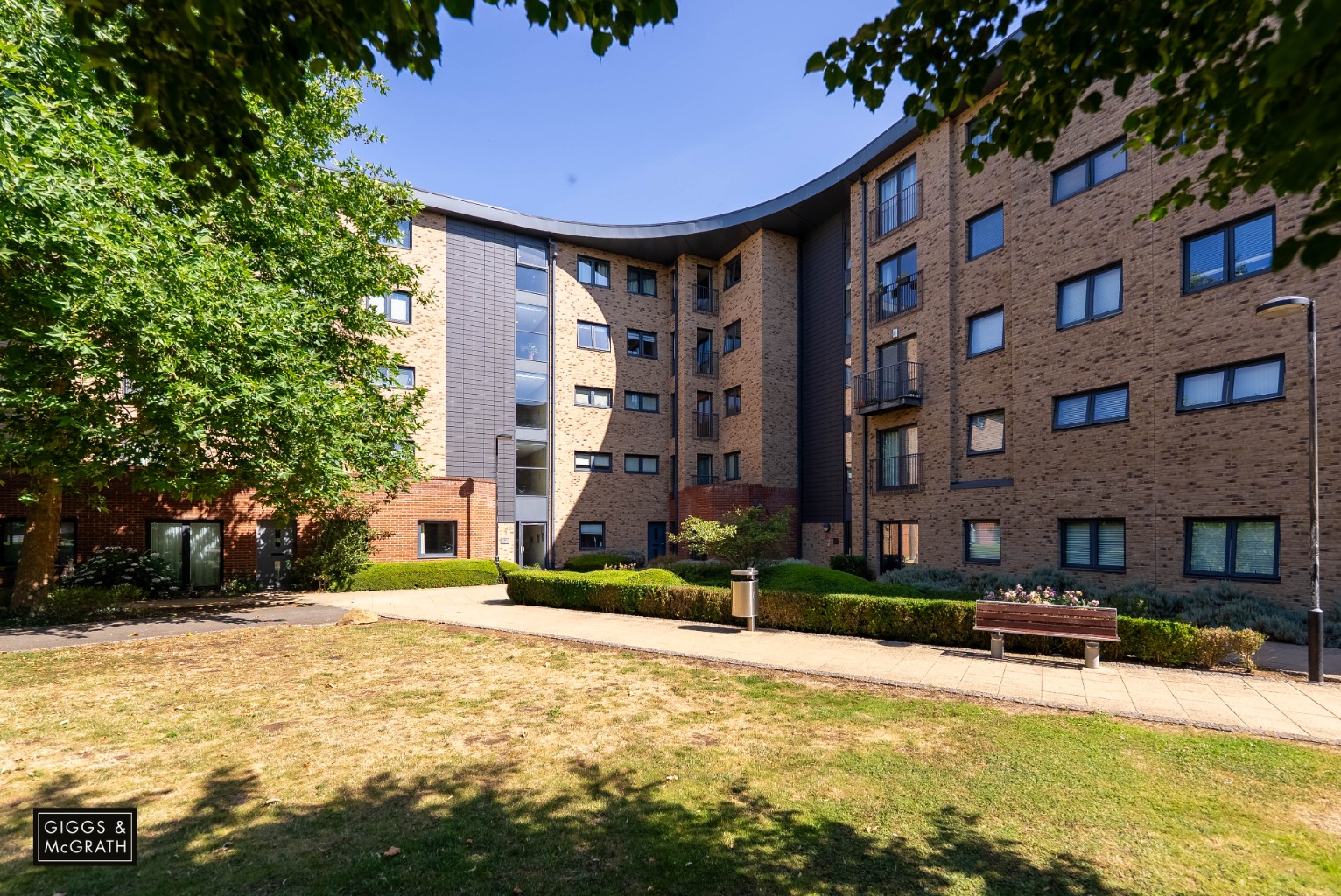 2 bed flat for sale in Princes Street, Cambridgeshire  - Property Image 1