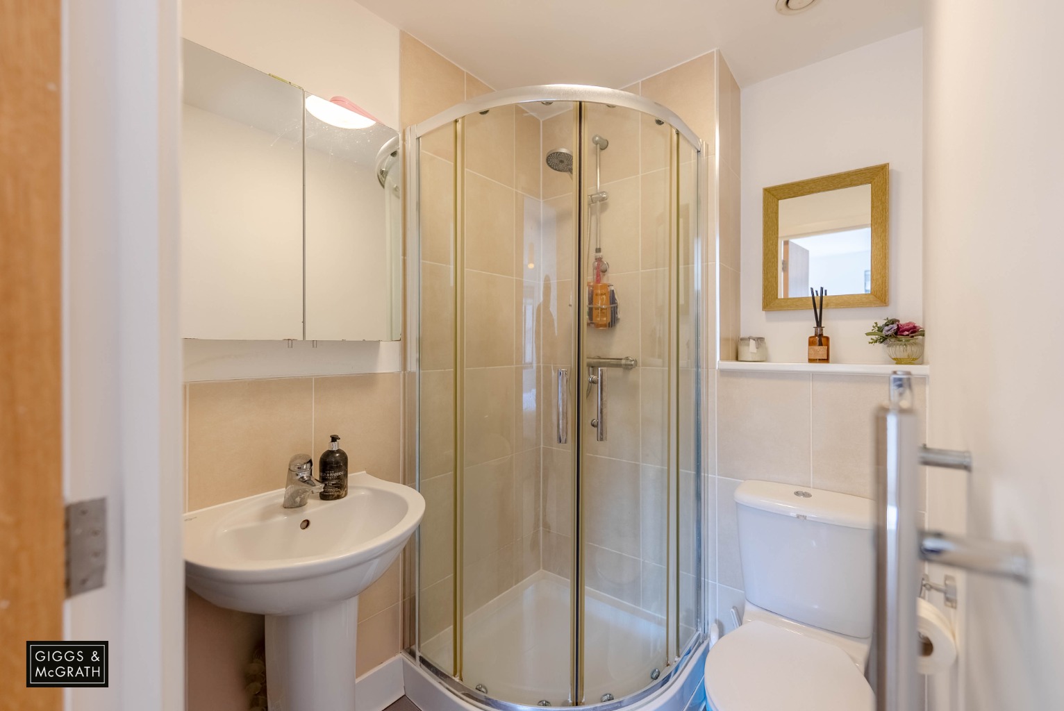 2 bed flat for sale in Princes Street, Cambridgeshire  - Property Image 9
