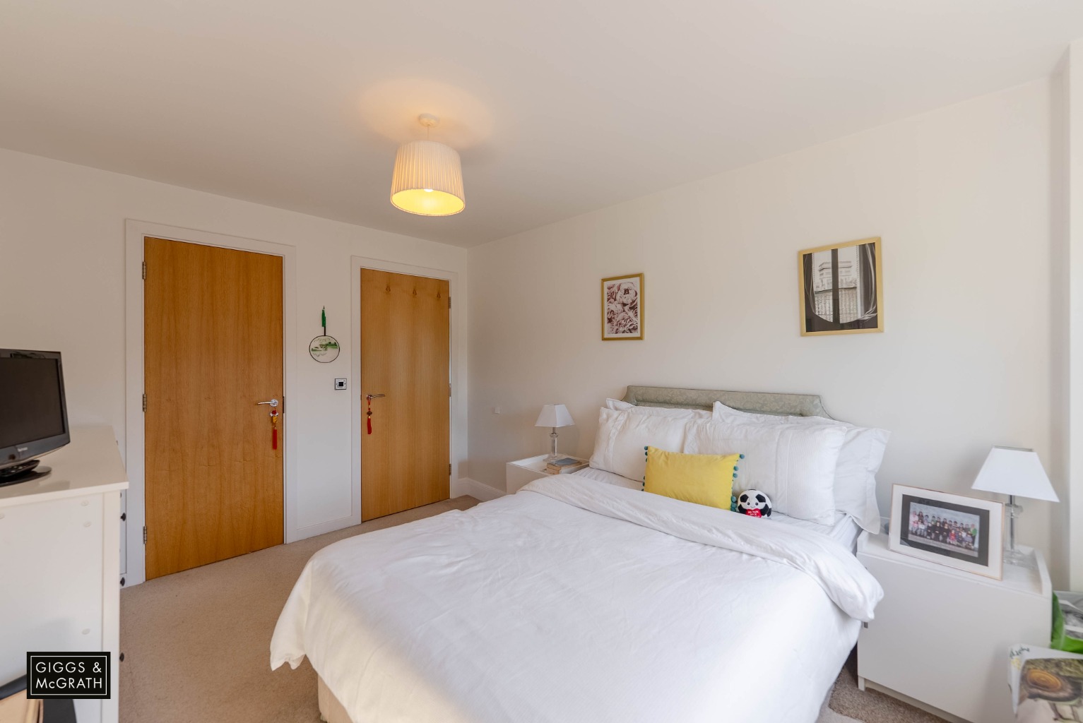 2 bed flat for sale in Princes Street, Cambridgeshire  - Property Image 8