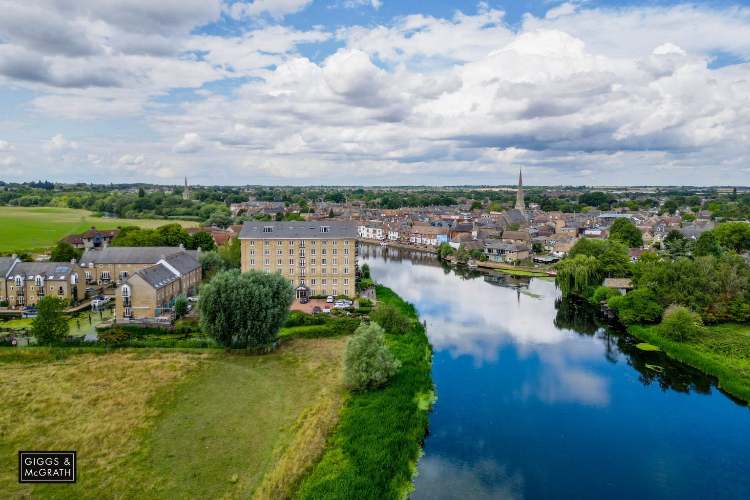 4 bed town house for sale in London Road, Cambridgeshire  - Property Image 2