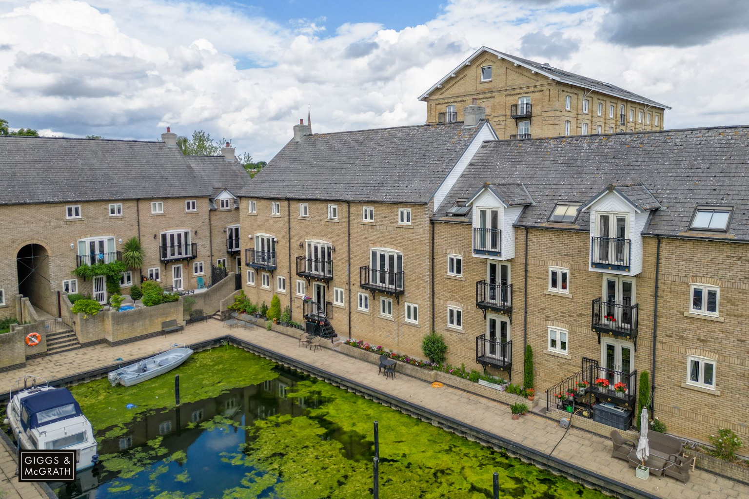 4 bed town house for sale in London Road, Cambridgeshire  - Property Image 1