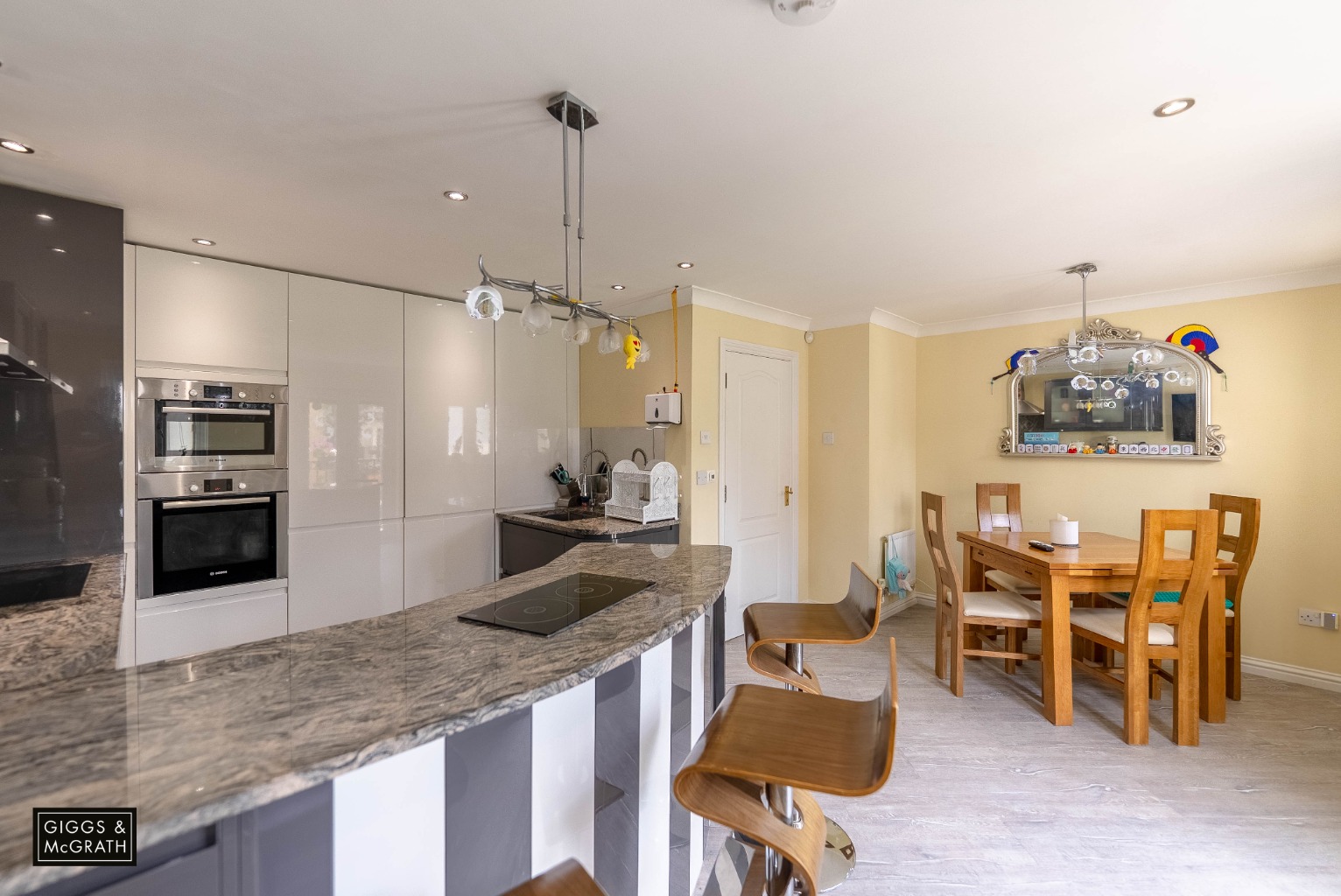 4 bed town house for sale in London Road, Cambridgeshire  - Property Image 8