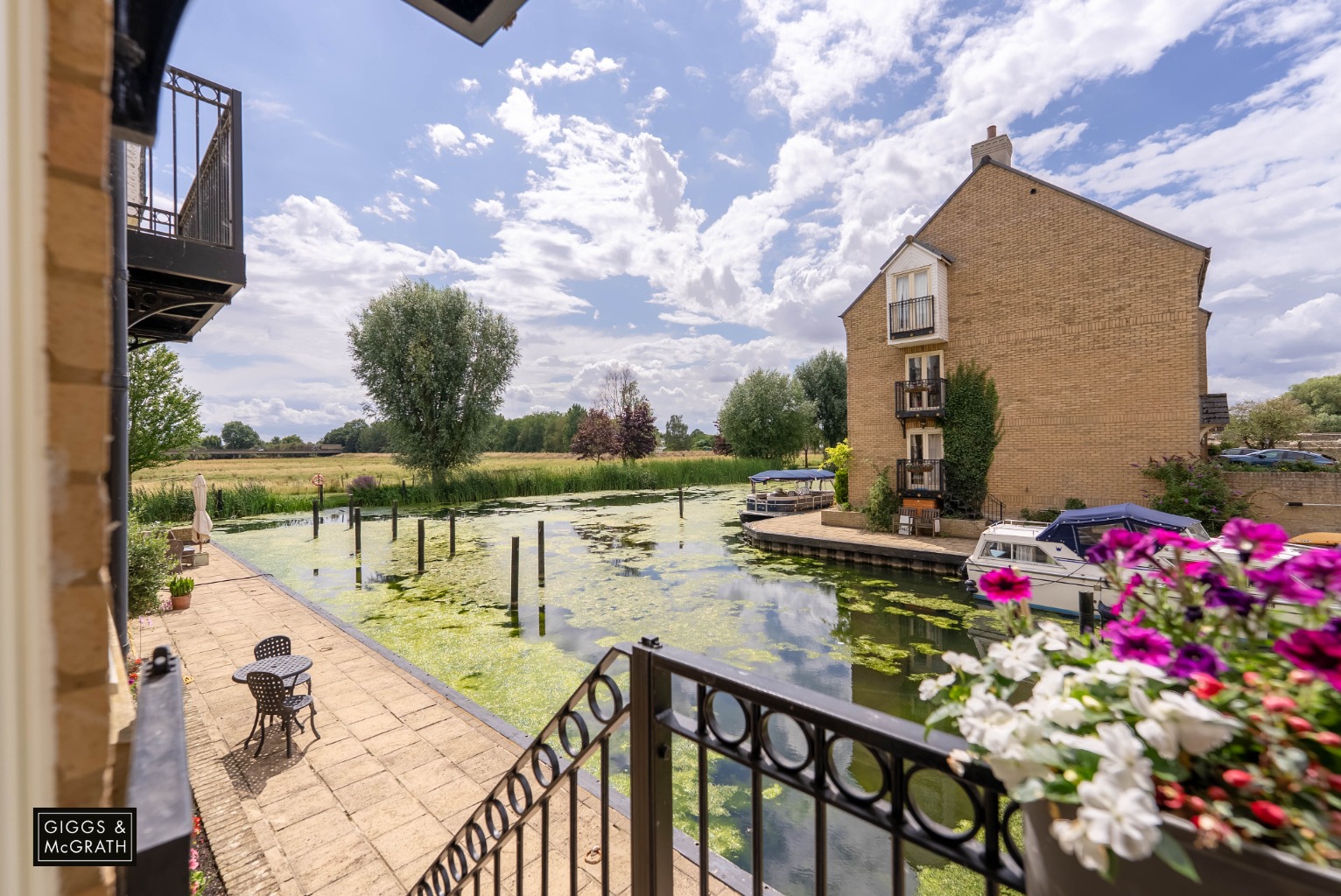4 bed town house for sale in London Road, Cambridgeshire  - Property Image 3