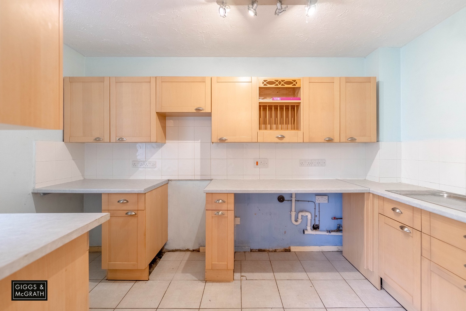 2 bed maisonette for sale in Parkside, Huntingdon 1