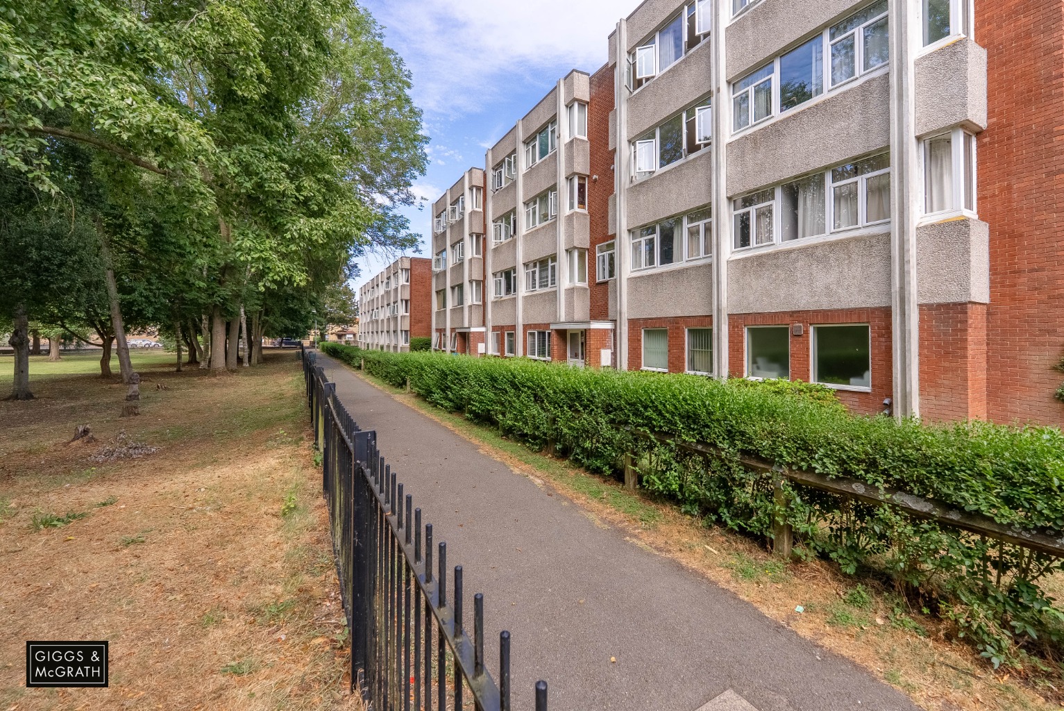 2 bed maisonette for sale in Grammar School Walk, Huntingdon  - Property Image 1