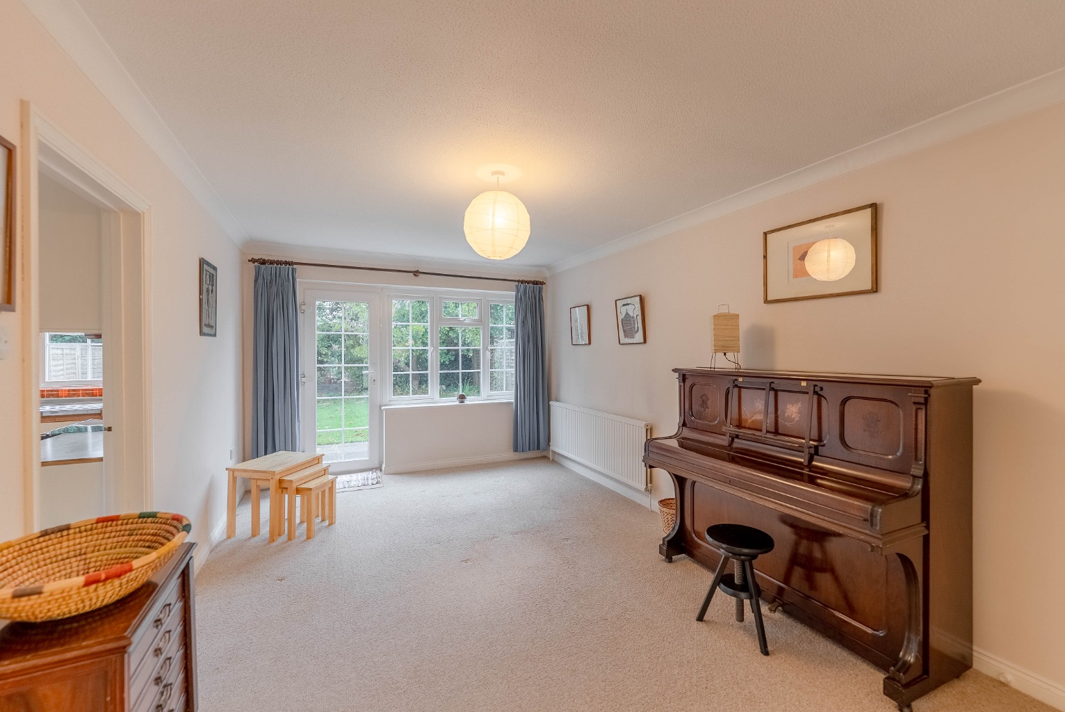 4 bed detached house for sale in Chequers Croft, Cambridgeshire  - Property Image 3