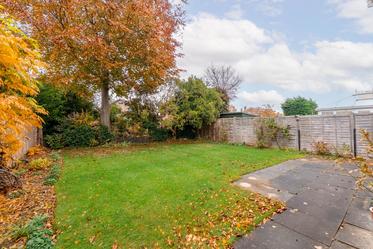 4 bed detached house for sale in Chequers Croft, Cambridgeshire  - Property Image 16